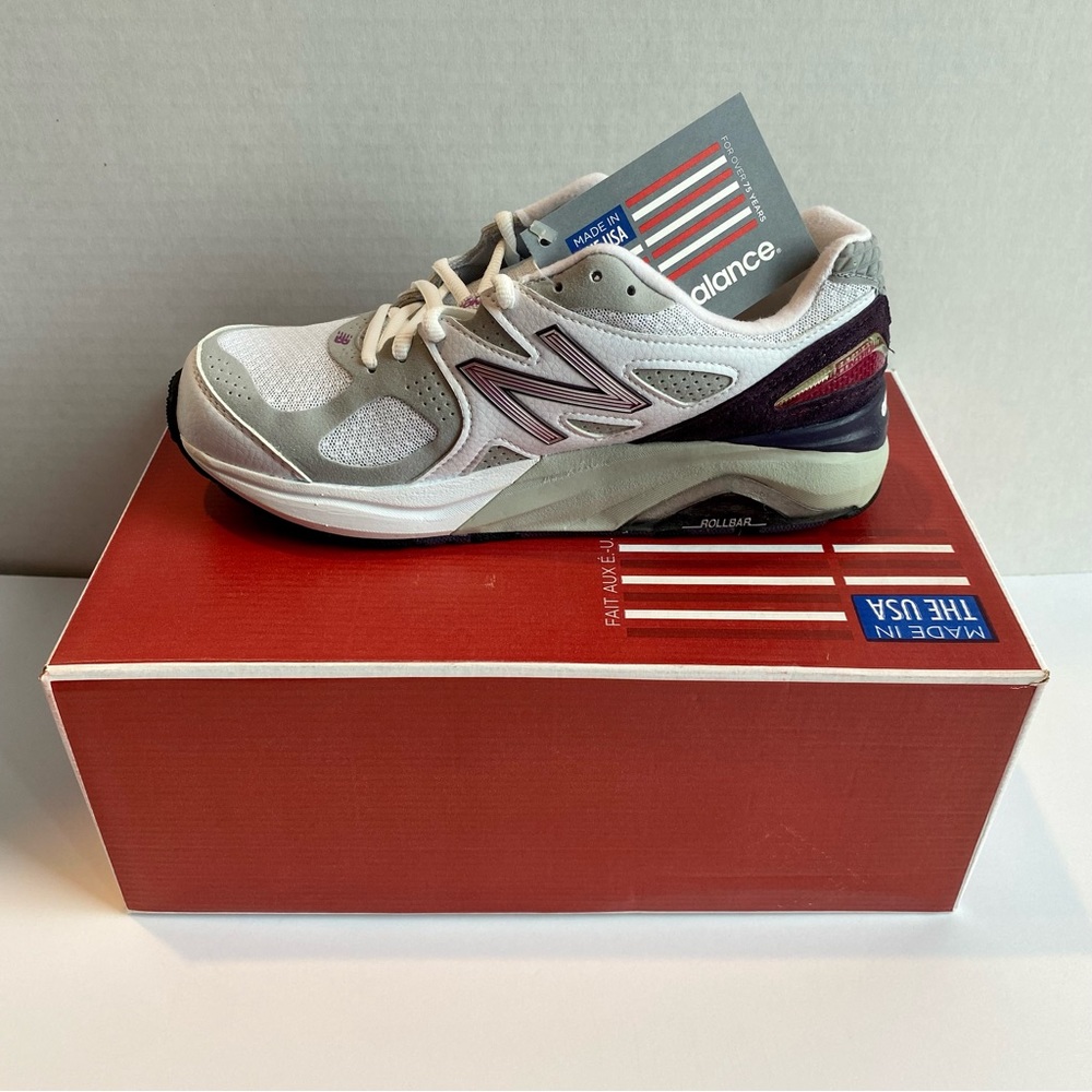 New Balance Women’s 8 Wide W1540 Running Shoe - Picture 3 of 9